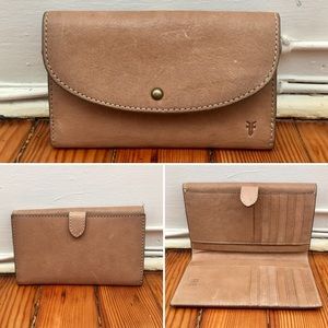 NWT Frye Leather Wallet